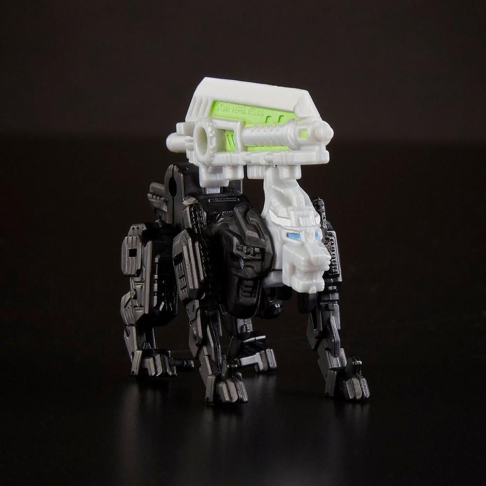 Transformers Generations War for Cybertron: Siege Deluxe Class Autobot Greenlight with Dazzlestrike