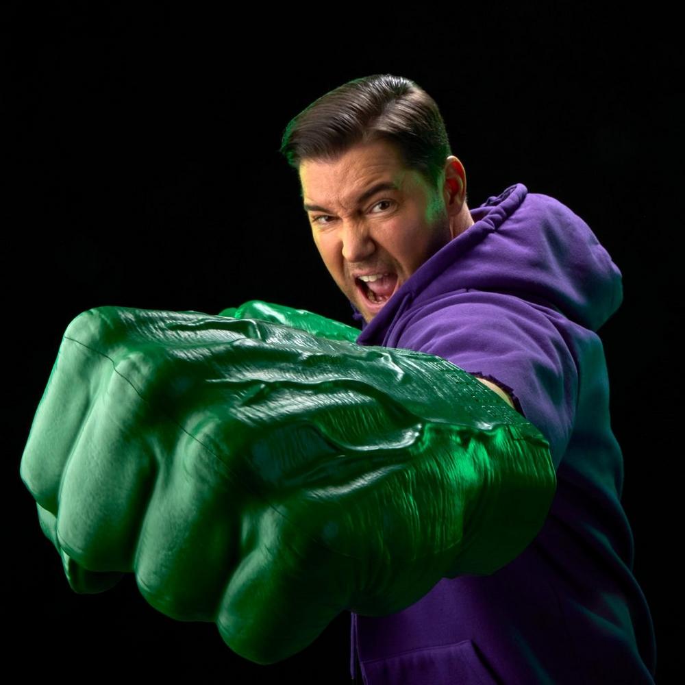Marvel Legends Series Incredible Hulk Premium Roleplay Fists