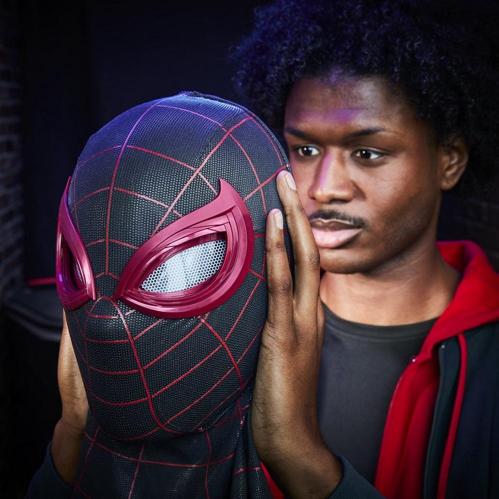 Marvel Legends Series Spider-Man: Miles Morales Electronic Expressive Mask